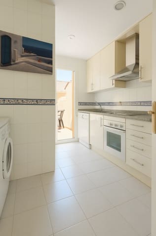 2 chambre Penthouse à vendre à La Duquesa / Puerto de la Duquesa, Manilva avec garage - 260 000 € (Ref: 9331833)