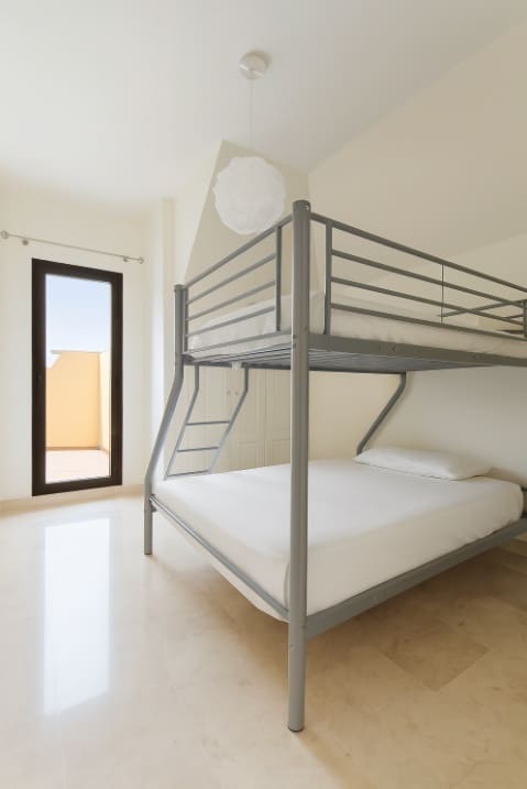 2 camera da letto Attico in vendita in La Duquesa / Puerto de la Duquesa con garage - 260.000 € (Rif: 9331833)