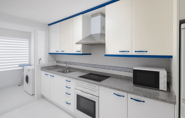 2 bedroom Apartment for sale in La Duquesa / Puerto de la Duquesa, Manilva with pool garage - € 330,000 (Ref: 9331836)