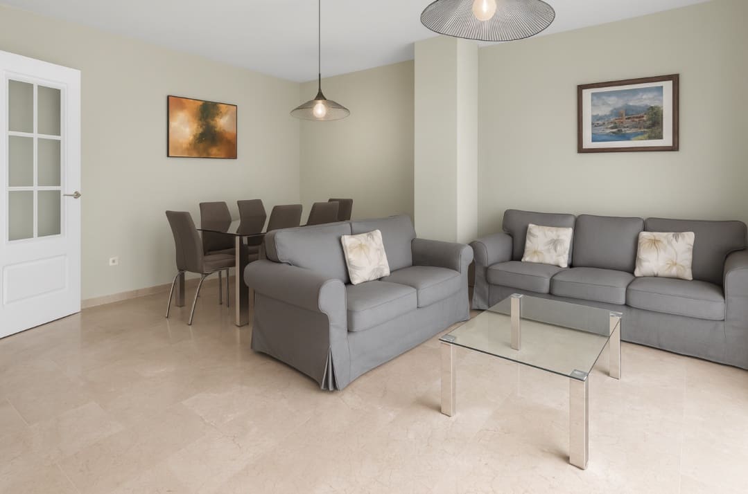 2 bedroom Apartment for sale in La Duquesa / Puerto de la Duquesa with pool garage - € 330,000 (Ref: 9331836)