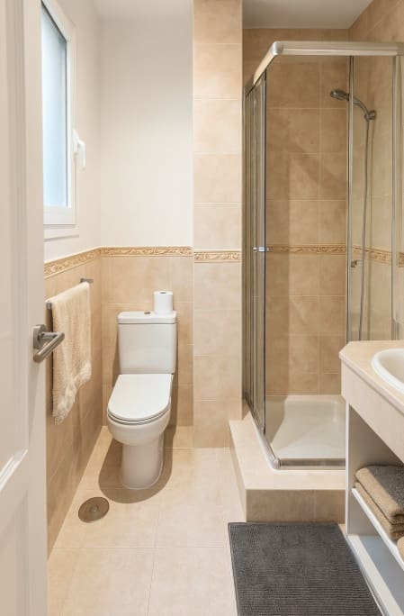 2 makuuhuone Huoneisto myytävänä paikassa La Duquesa / Puerto de la Duquesa mukana uima-altaan - 299 950 € (Ref: 9331837)