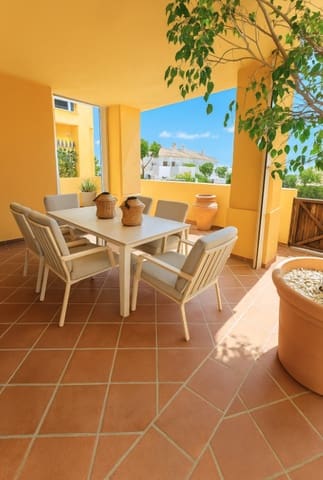 2 makuuhuone Huoneisto myytävänä paikassa La Duquesa / Puerto de la Duquesa, Manilva mukana uima-altaan - 299 950 € (Ref: 9331837)