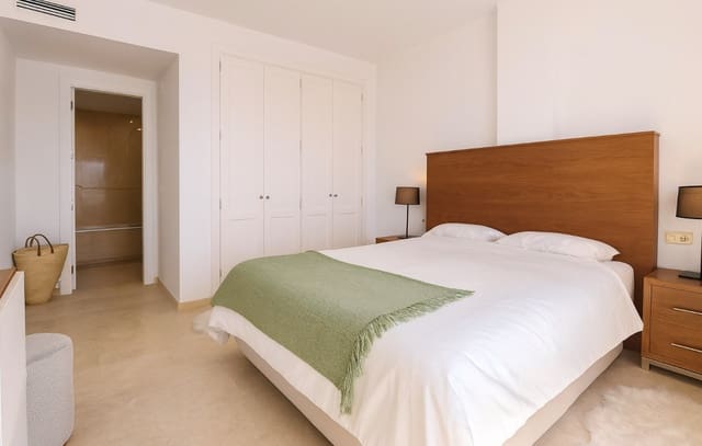 2 makuuhuone Huoneisto myytävänä paikassa La Duquesa / Puerto de la Duquesa, Manilva mukana uima-altaan - 299 950 € (Ref: 9331837)