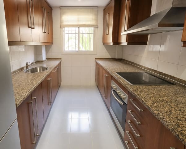 2 makuuhuone Huoneisto myytävänä paikassa La Duquesa / Puerto de la Duquesa, Manilva mukana uima-altaan - 299 950 € (Ref: 9331837)