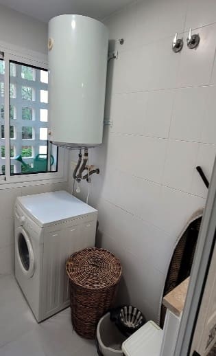 2 soverom Leilighet til leie i La Duquesa / Puerto de la Duquesa med svømmebasseng garasje - € 1 100 (Ref: 9348462)