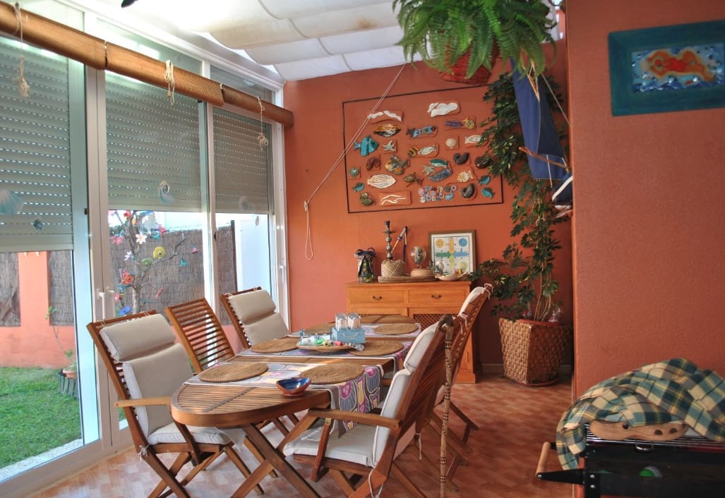 4 soveværelse Semi-Rækkehus til salg i La Duquesa / Puerto de la Duquesa med swimmingpool garage - € 477.000 (Ref: 9379395)