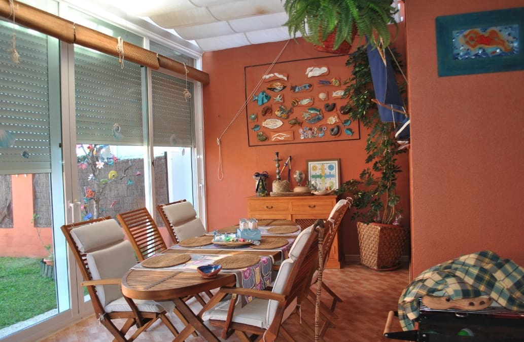 4 soveværelse Semi-Rækkehus til salg i La Duquesa / Puerto de la Duquesa med swimmingpool garage - € 477.000 (Ref: 9379395)