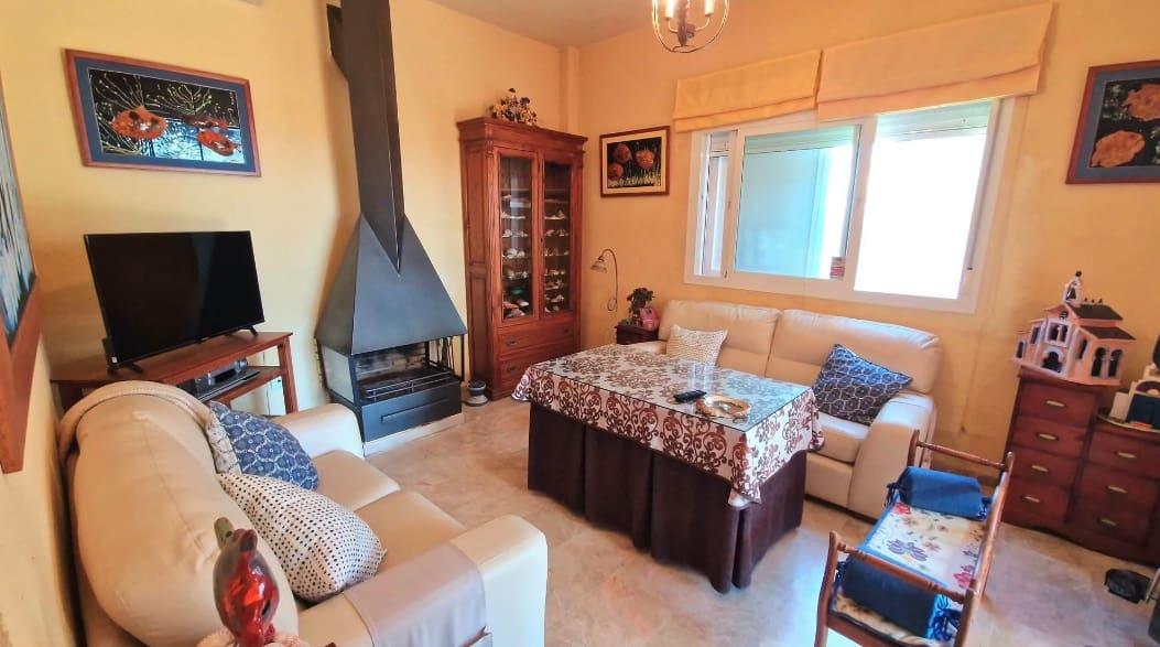 4 soveværelse Semi-Rækkehus til salg i La Duquesa / Puerto de la Duquesa med swimmingpool garage - € 477.000 (Ref: 9379395)