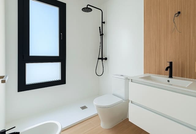 3 soverom Villa til salgs i La Duquesa / Puerto de la Duquesa, Manilva med garasje - € 450 000 (Ref: 9386501)