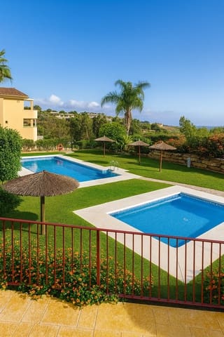 2 Zimmer Apartment zu verkaufen in La Duquesa / Puerto de la Duquesa, Manilva - 195.000 € (Ref: 9447240)