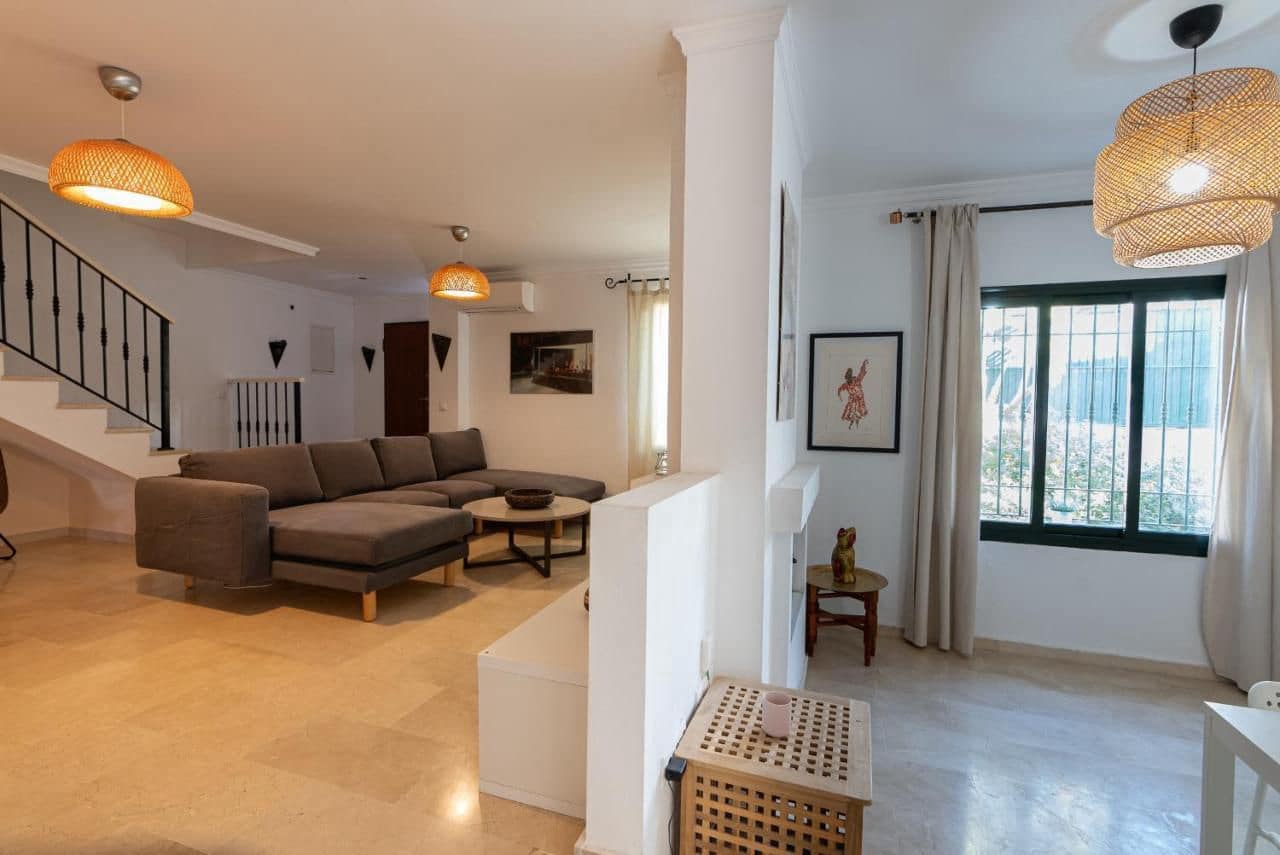 3 bedroom Villa for rent in Manilva - € 1,700 (Ref: 9447256)