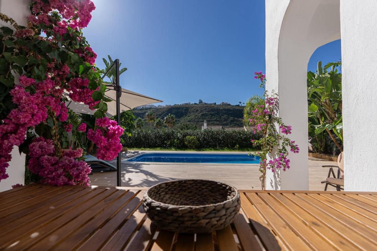 3 bedroom Villa for rent in Manilva - € 1,700 (Ref: 9447256)