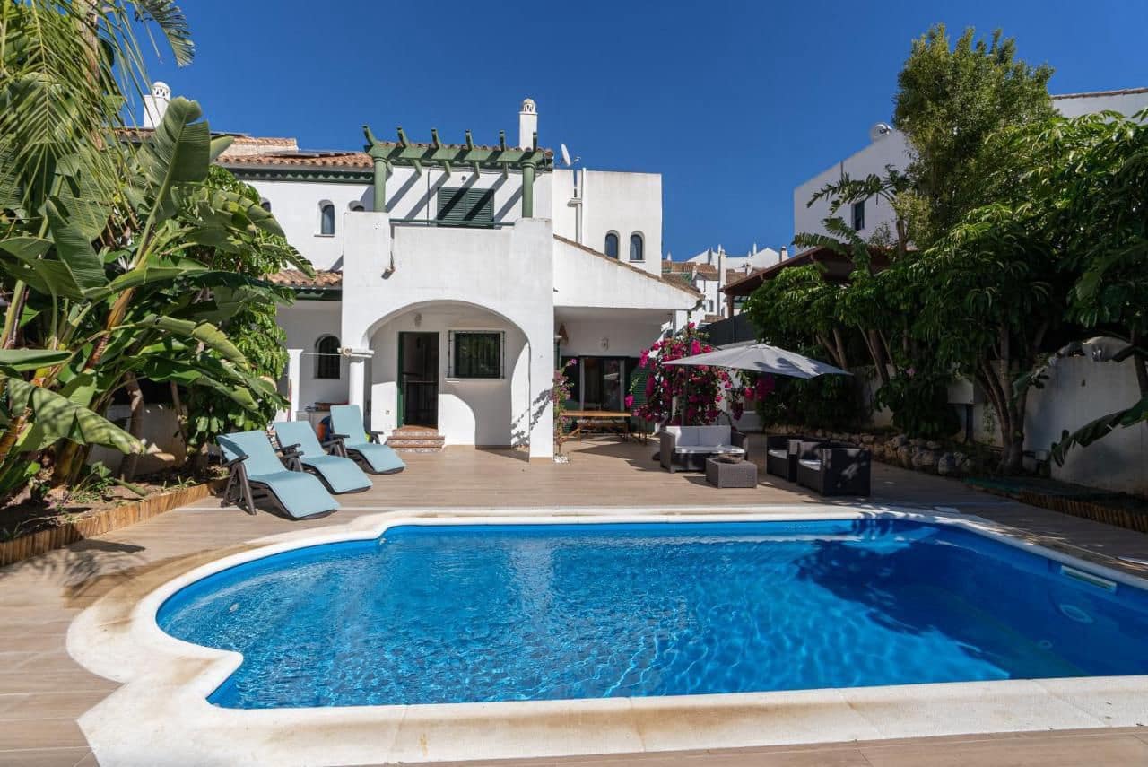 3 bedroom Villa for rent in Manilva - € 1,700 (Ref: 9447256)