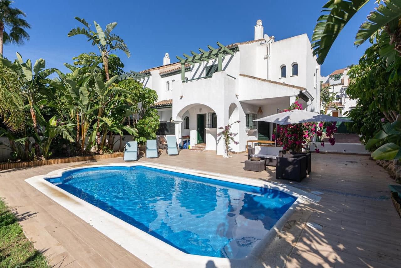 3 bedroom Villa for rent in Manilva - € 1,700 (Ref: 9447256)