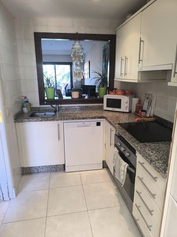 2 soverom Leilighet til leie i Manilva - € 1 100 (Ref: 9447372)