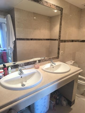 2 soverom Leilighet til leie i Manilva - € 1 100 (Ref: 9447372)