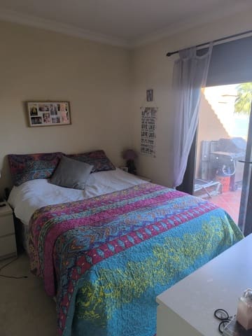 2 soverom Leilighet til leie i Manilva - € 1 100 (Ref: 9447372)