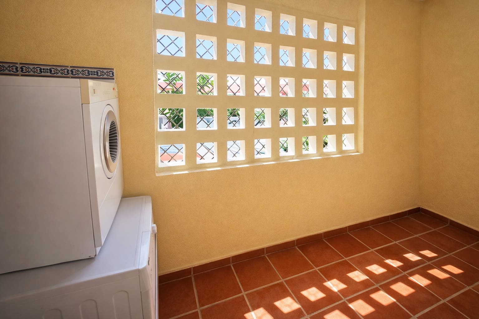 4 sovrum Radhus till salu i La Alcaidesa med pool garage - 375 000 € (Ref: 9569528)