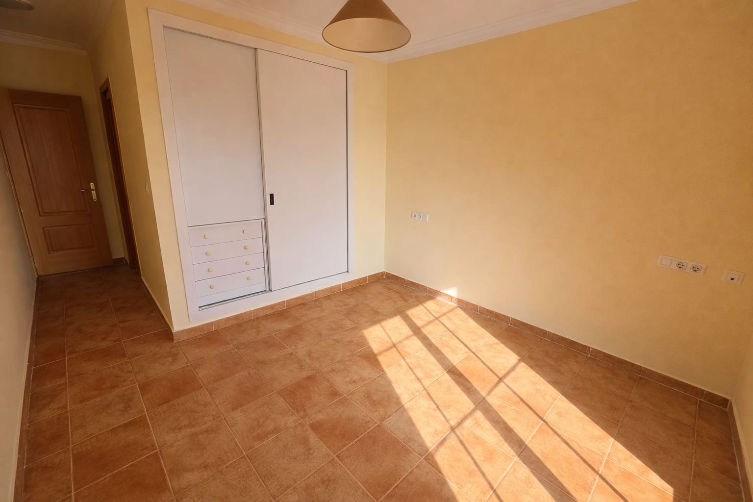 4 sovrum Radhus till salu i La Alcaidesa med pool garage - 375 000 € (Ref: 9569528)