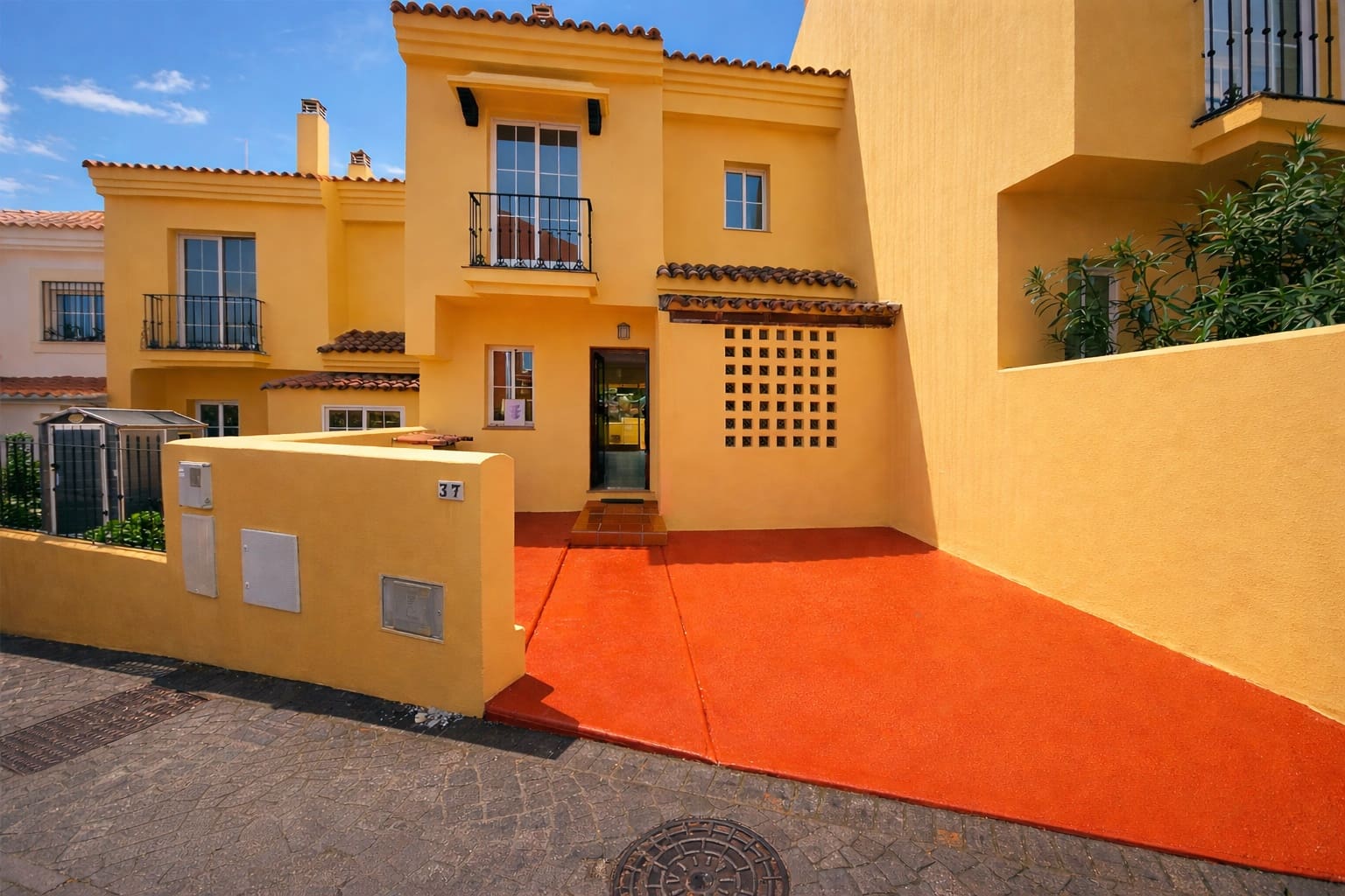 4 sovrum Radhus till salu i La Alcaidesa med pool garage - 375 000 € (Ref: 9569528)