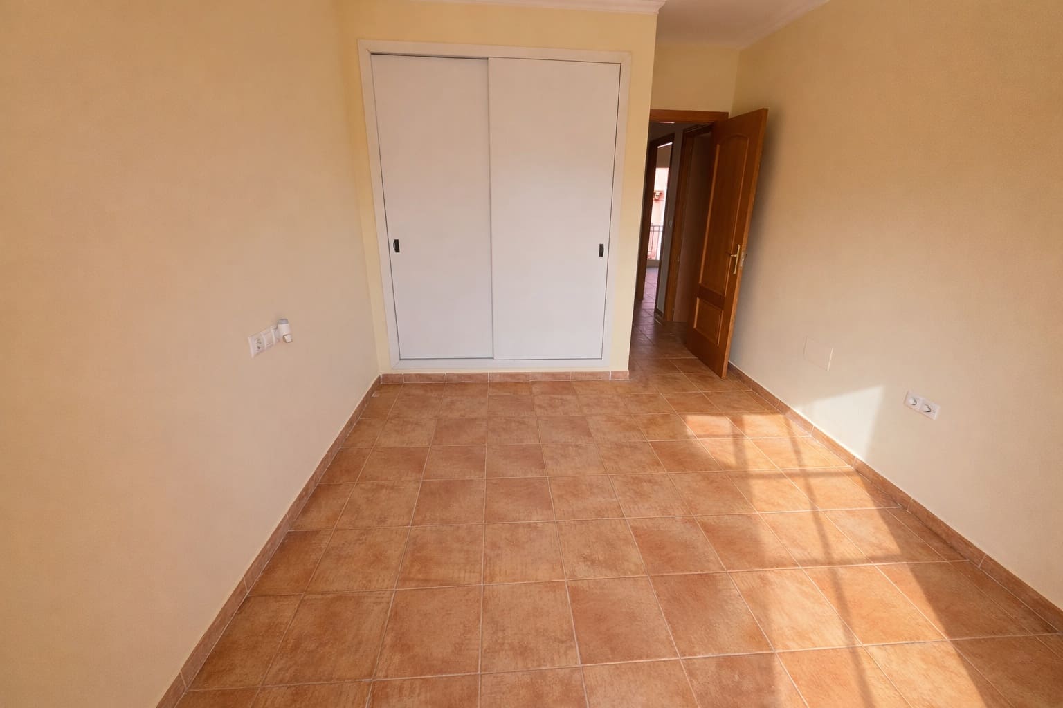 4 sovrum Radhus att hyra i La Alcaidesa med garage - 1 800 € (Ref: 9569600)