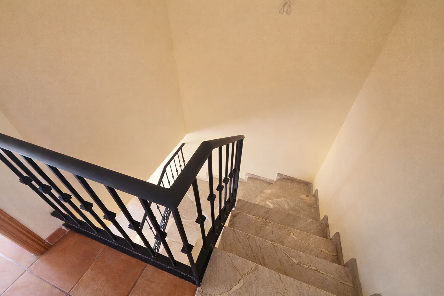 4 sovrum Radhus att hyra i La Alcaidesa med garage - 1 800 € (Ref: 9569600)