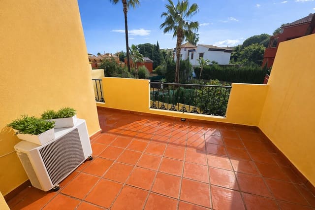 4 sovrum Radhus att hyra i La Alcaidesa med garage - 1 800 € (Ref: 9569600)