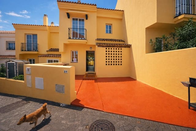 4 sovrum Radhus att hyra i La Alcaidesa med garage - 1 800 € (Ref: 9569600)