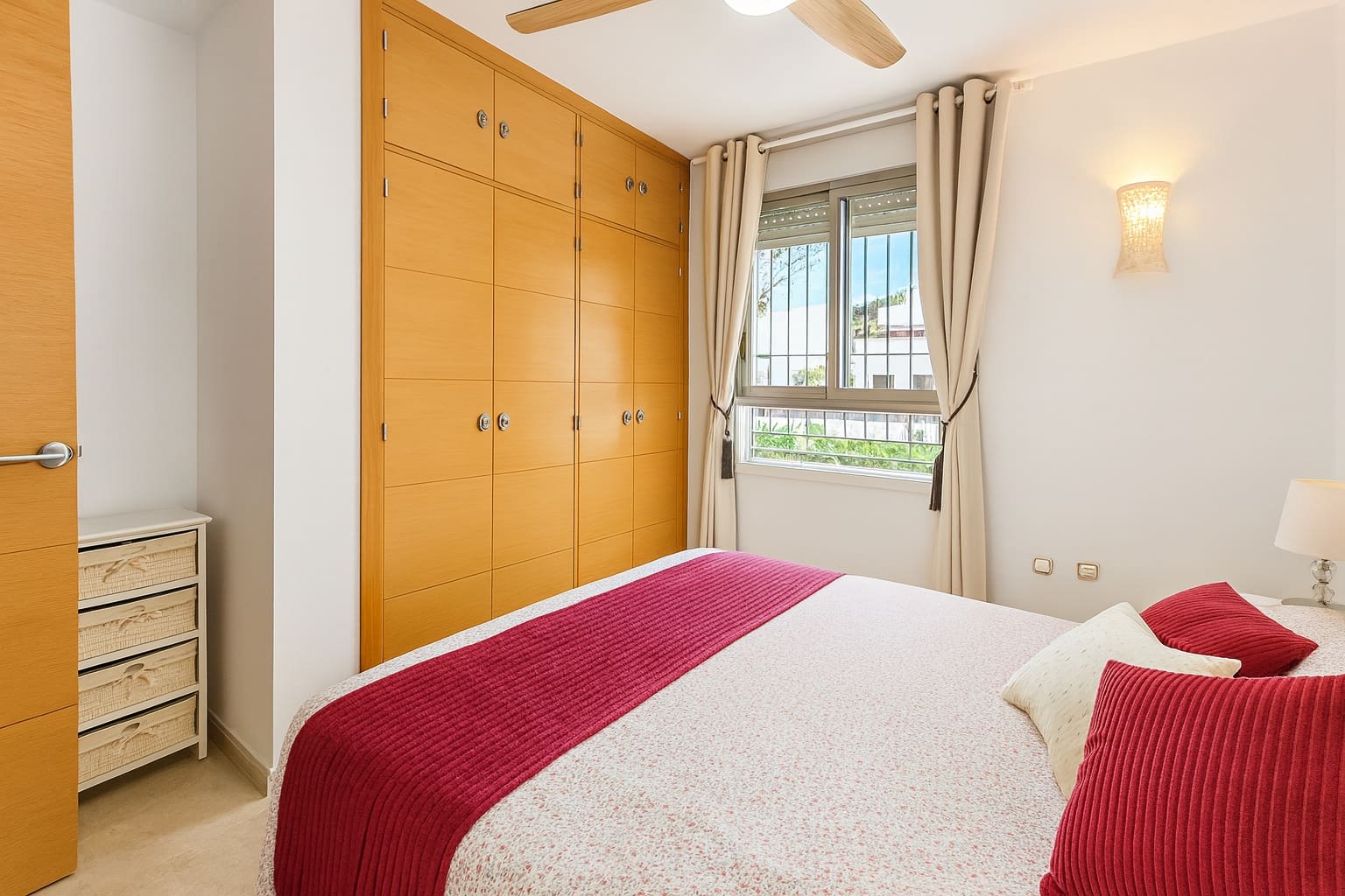 2 chambre Appartement à vendre à La Duquesa / Puerto de la Duquesa avec piscine garage - 359 950 € (Ref: 9569985)