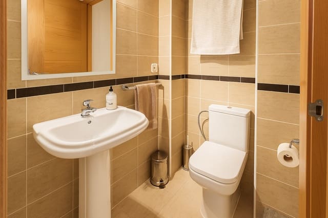 2 chambre Appartement à vendre à La Duquesa / Puerto de la Duquesa, Manilva avec piscine garage - 359 950 € (Ref: 9569985)