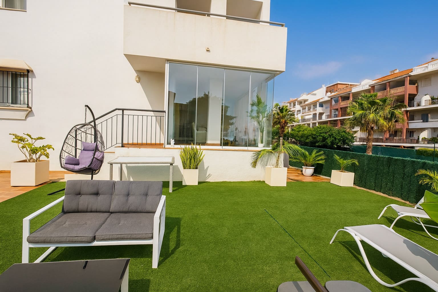 2 chambre Appartement à vendre à La Duquesa / Puerto de la Duquesa avec piscine garage - 359 950 € (Ref: 9569985)