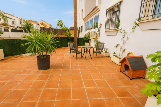 2 chambre Appartement à vendre à La Duquesa / Puerto de la Duquesa, Manilva avec piscine garage - 359 950 € (Ref: 9569985)