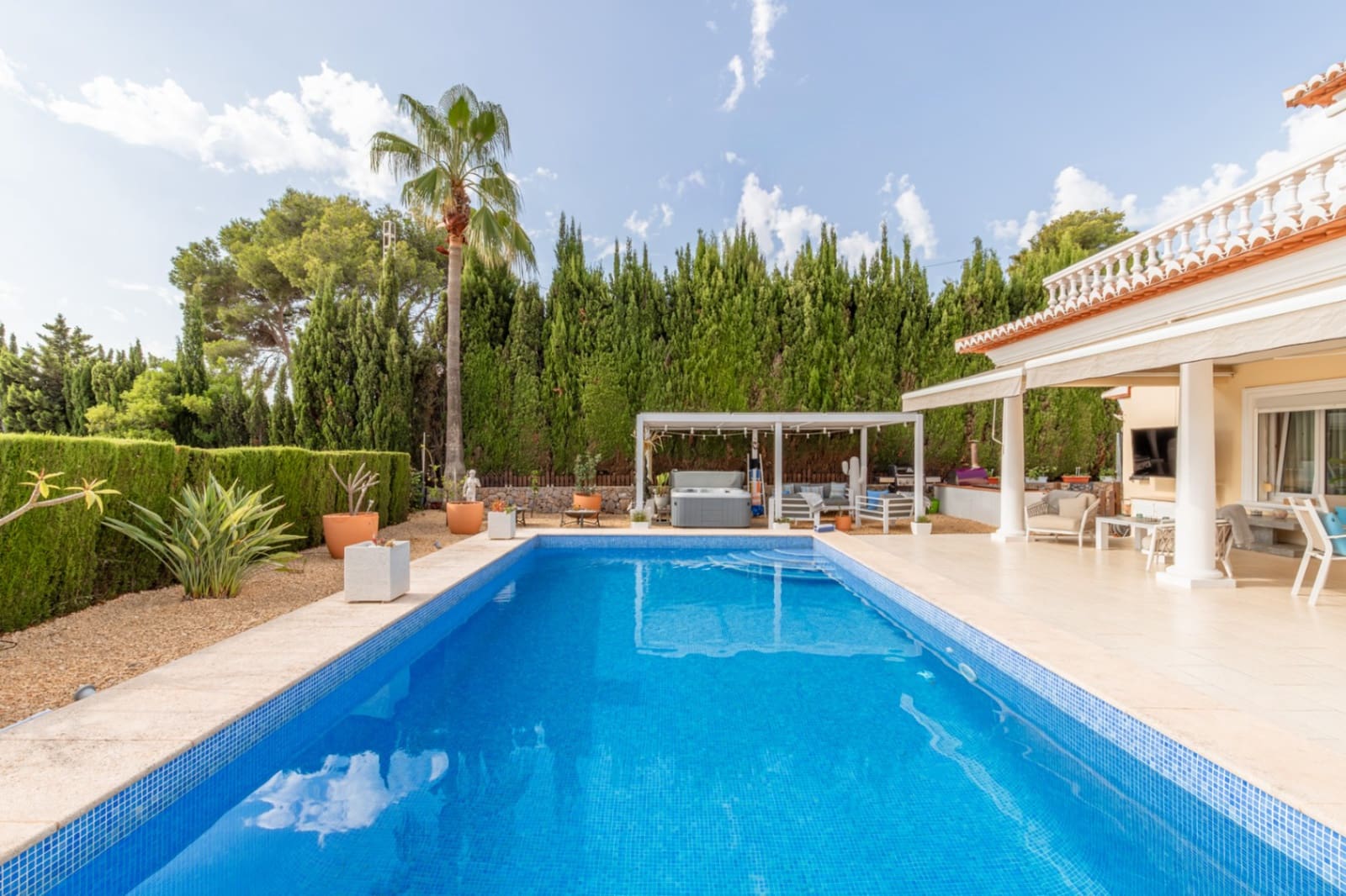 3 Zimmer Villa zu verkaufen in Moraira mit Pool Garage - 1.189.000 € (Ref: 10031129)