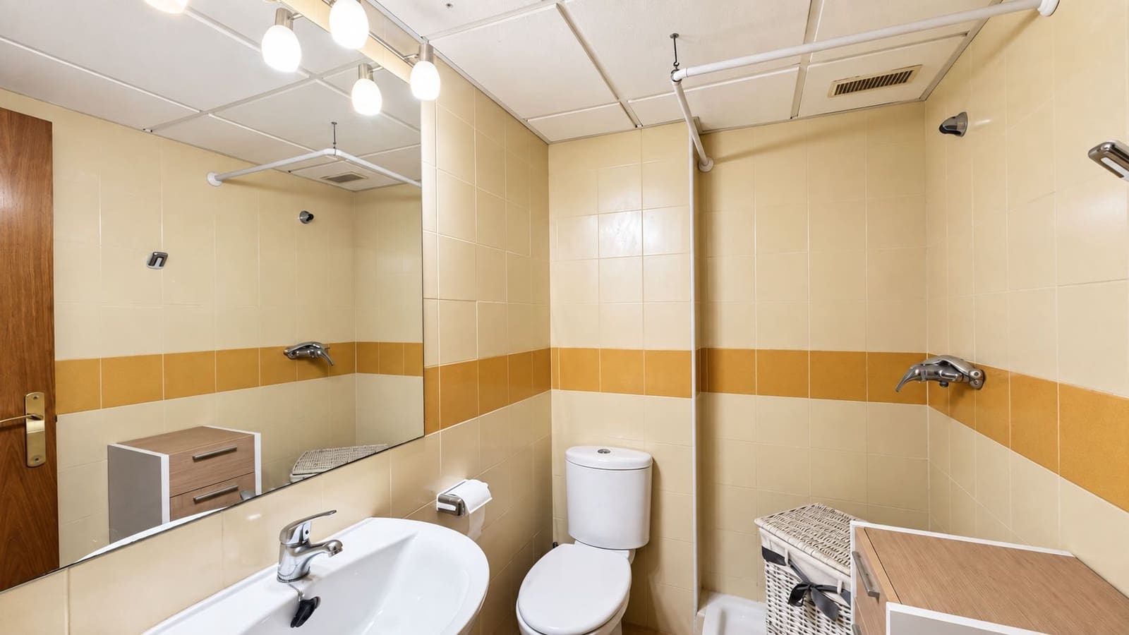 2 Zimmer Apartment zu vermieten in Teulada mit Garage - 1.000 € (Ref: 10076902)