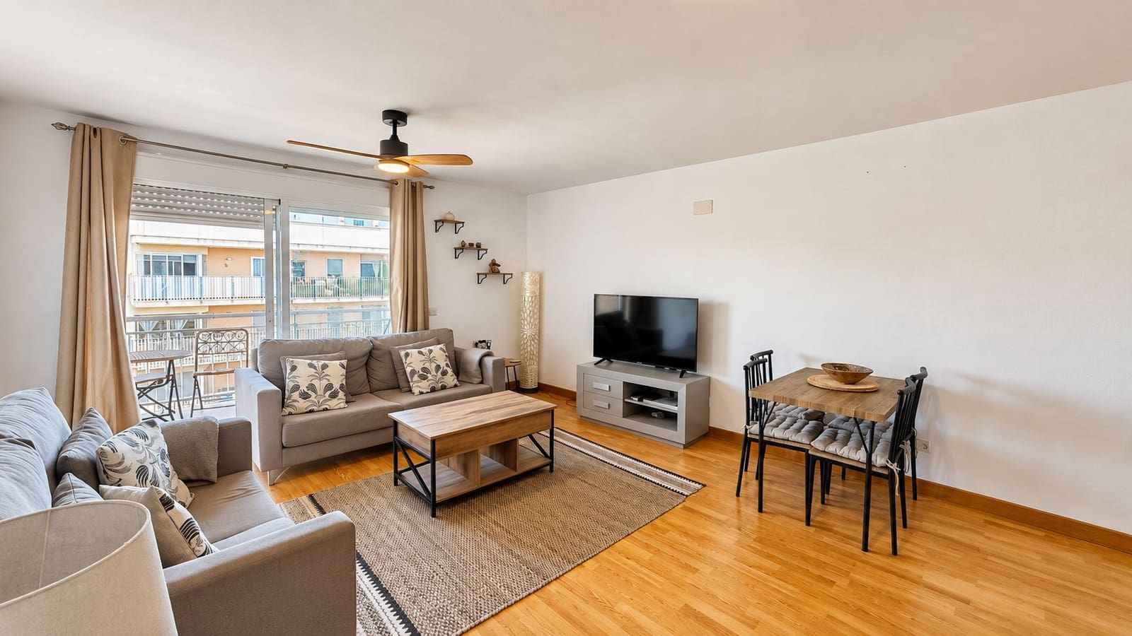 2 Zimmer Apartment zu vermieten in Teulada mit Garage - 1.000 € (Ref: 10076902)