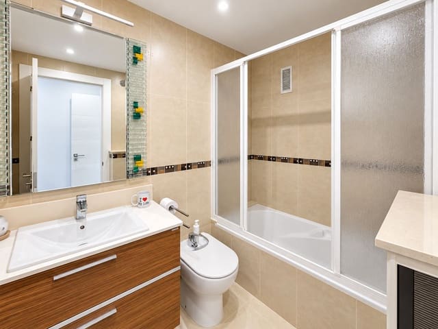 Apartamento de 3 habitaciones en Teulada Pueblo, Teulada-Moraira en alquiler con garaje - 1.150 € (Ref: 10095756)