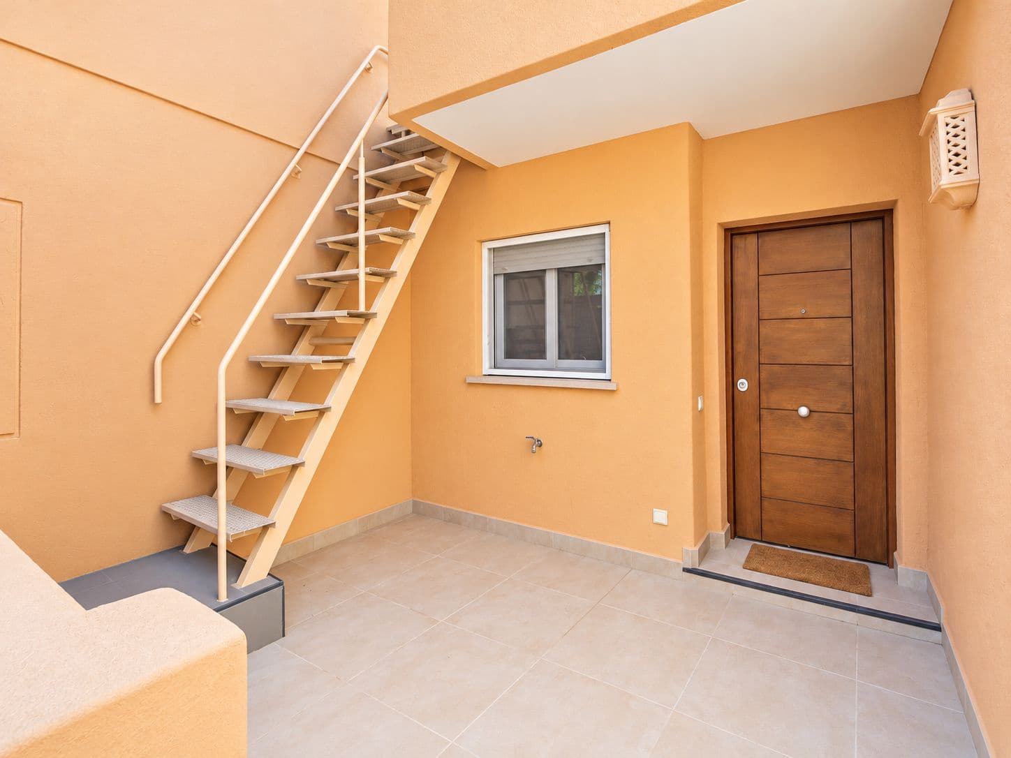 2 Zimmer Apartment zu vermieten in Moraira mit Pool Garage - 1.300 € (Ref: 10160195)