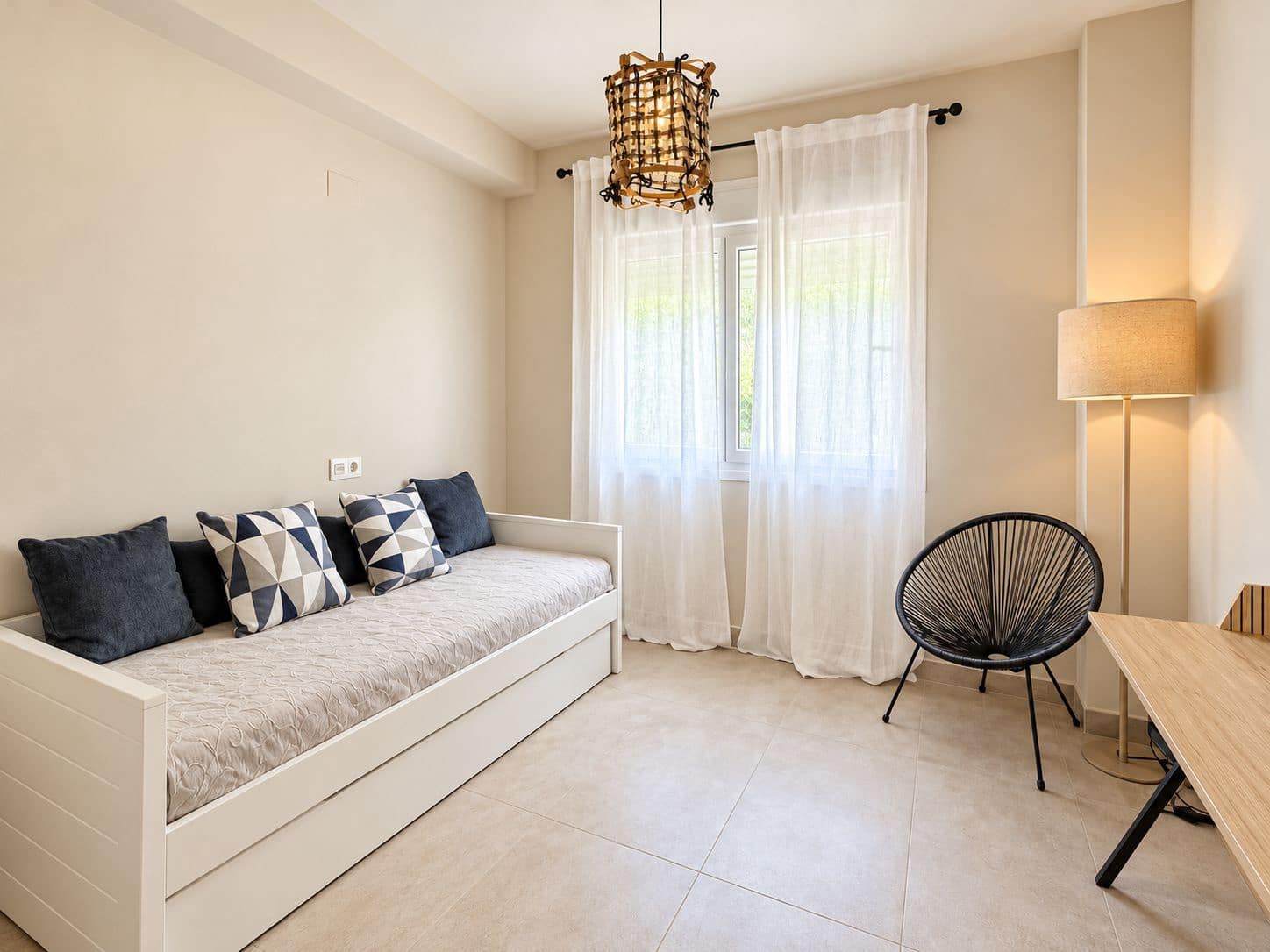 2 Zimmer Apartment zu vermieten in Moraira mit Pool Garage - 1.300 € (Ref: 10160195)