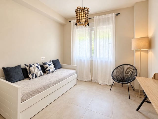 2 Zimmer Apartment zu vermieten in Moraira, Teulada-Moraira mit Pool Garage - 1.300 € (Ref: 10160195)