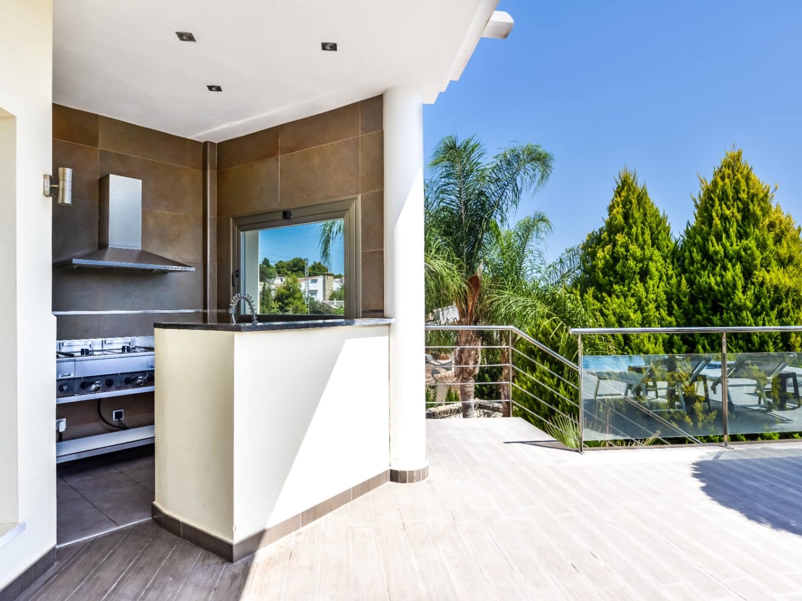 6 bedroom Villa for sale in Benissa with pool garage - € 1,799,999 (Ref: 8295469)