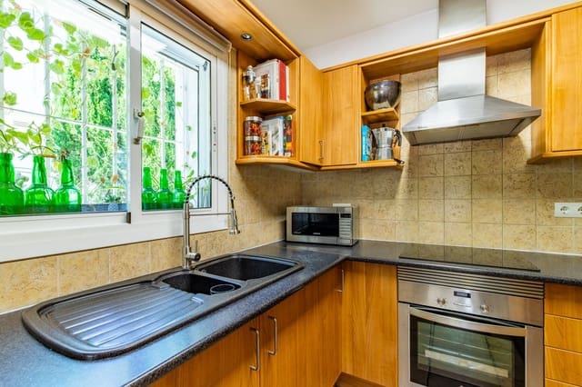 3 bedroom Villa for sale in Moraira, Teulada-Moraira with pool garage - € 746,000 (Ref: 9219205)