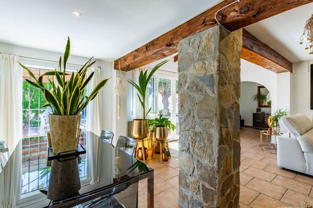 3 bedroom Villa for sale in Moraira, Teulada-Moraira with pool garage - € 746,000 (Ref: 9219205)