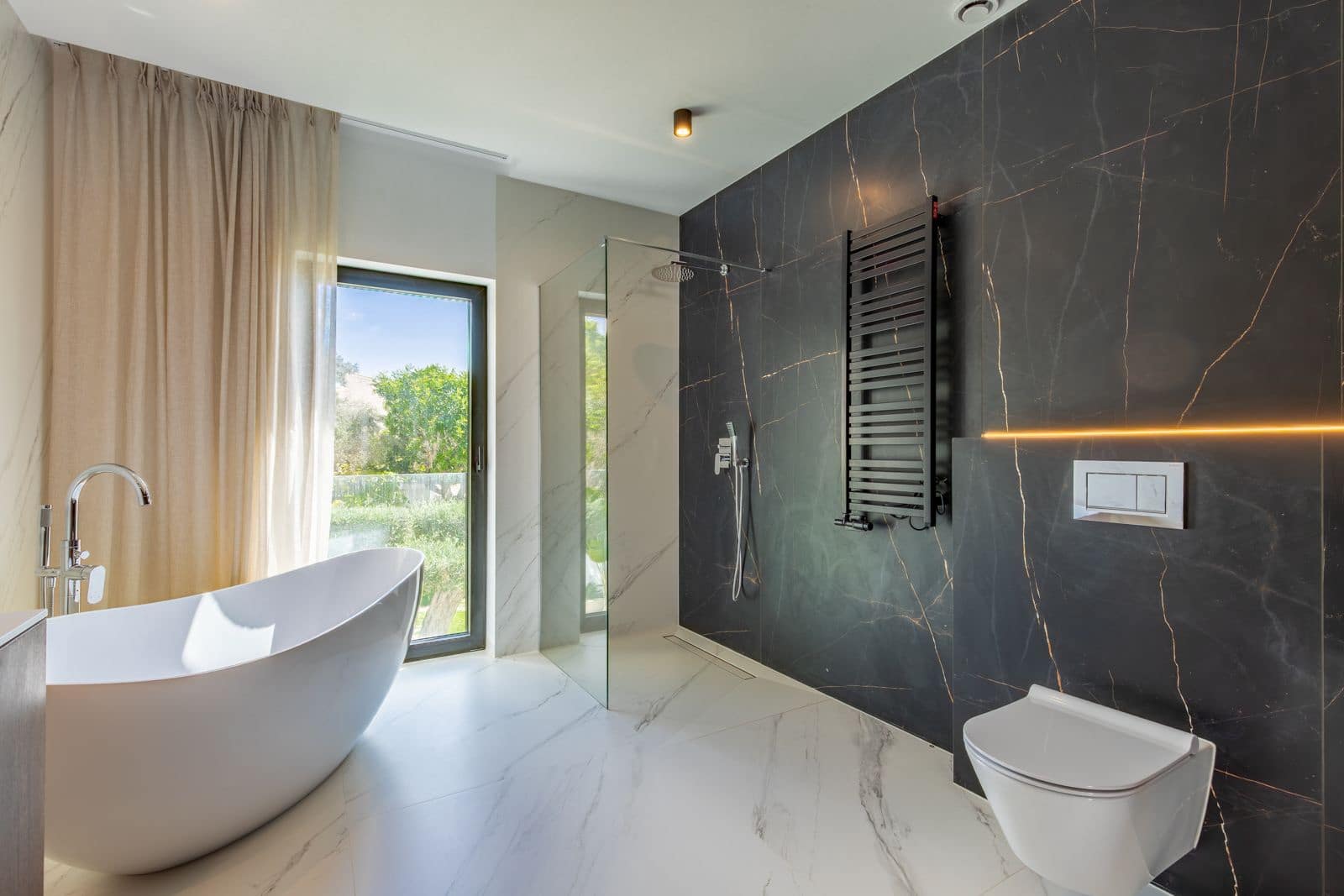 5 bedroom Villa for sale in Cumbre del Sol with pool garage - € 1,680,000 (Ref: 9256411)