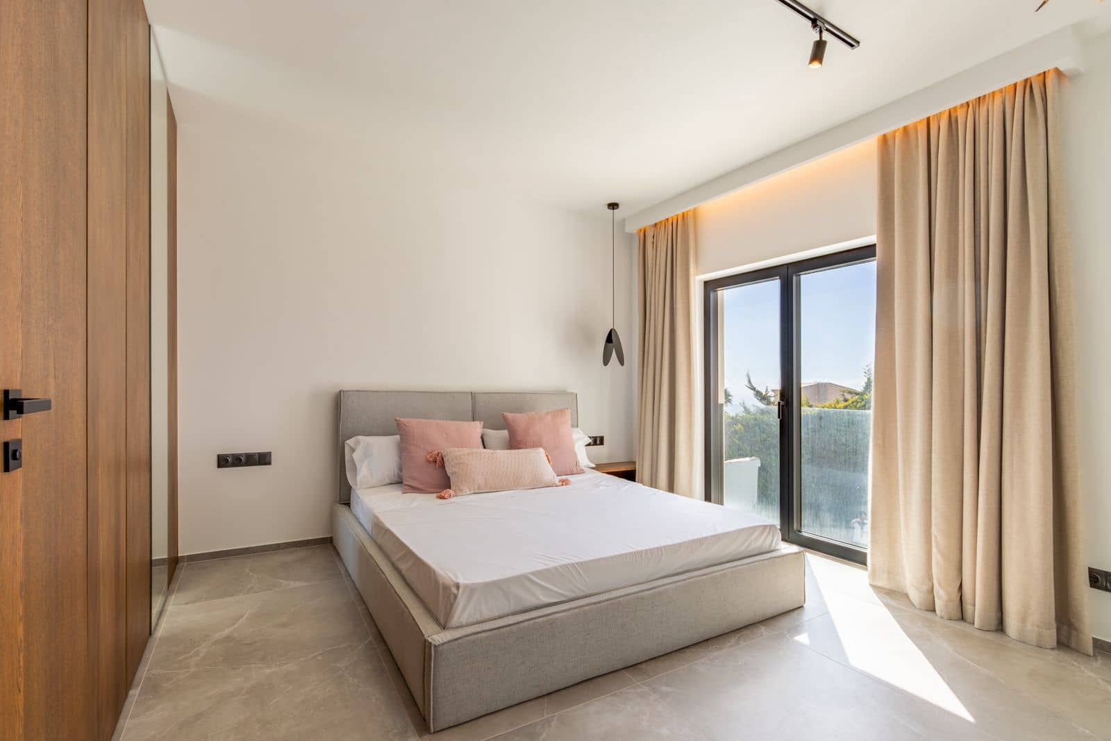 5 bedroom Villa for sale in Cumbre del Sol with pool garage - € 1,680,000 (Ref: 9256411)