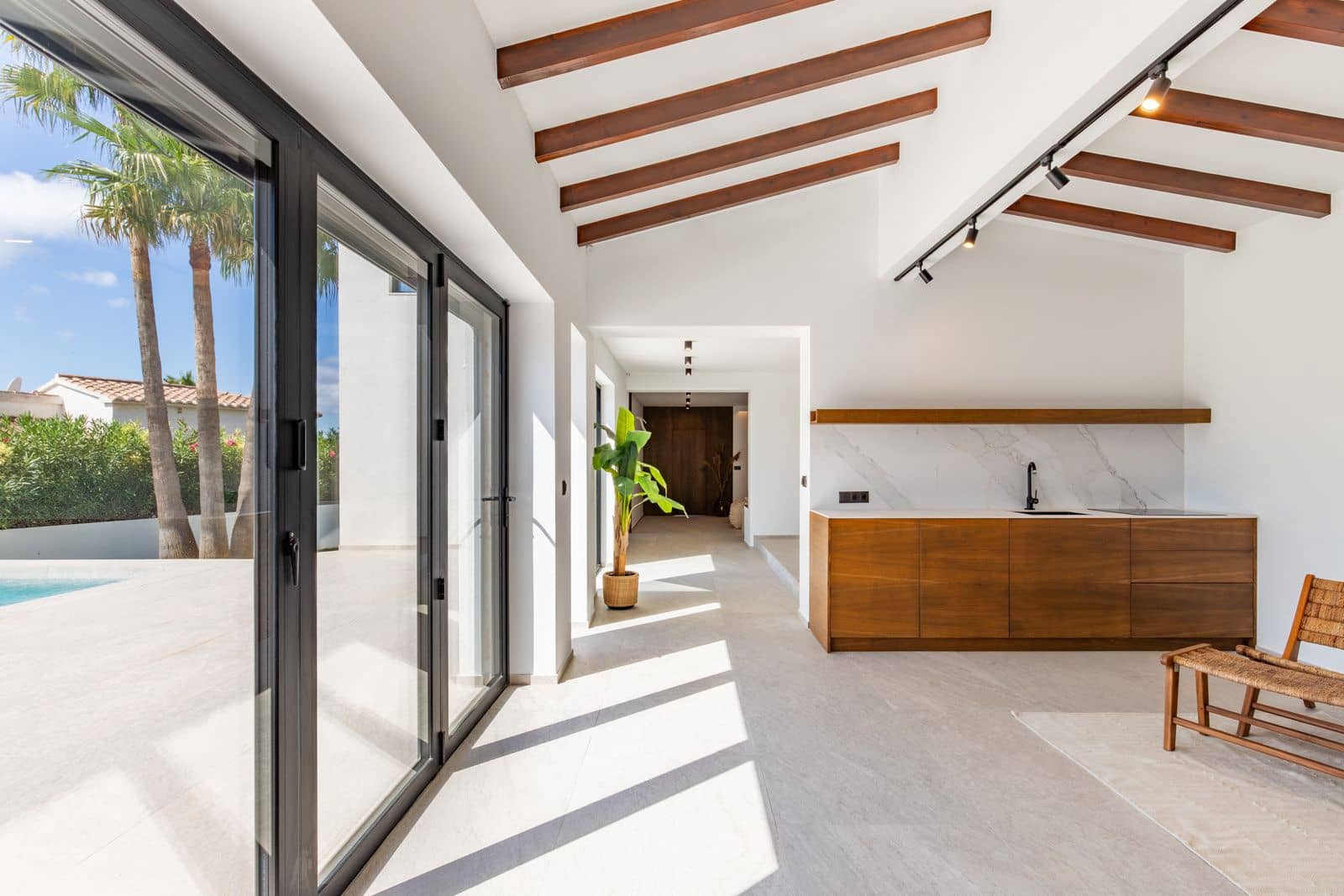 5 bedroom Villa for sale in Cumbre del Sol with pool garage - € 1,680,000 (Ref: 9256411)