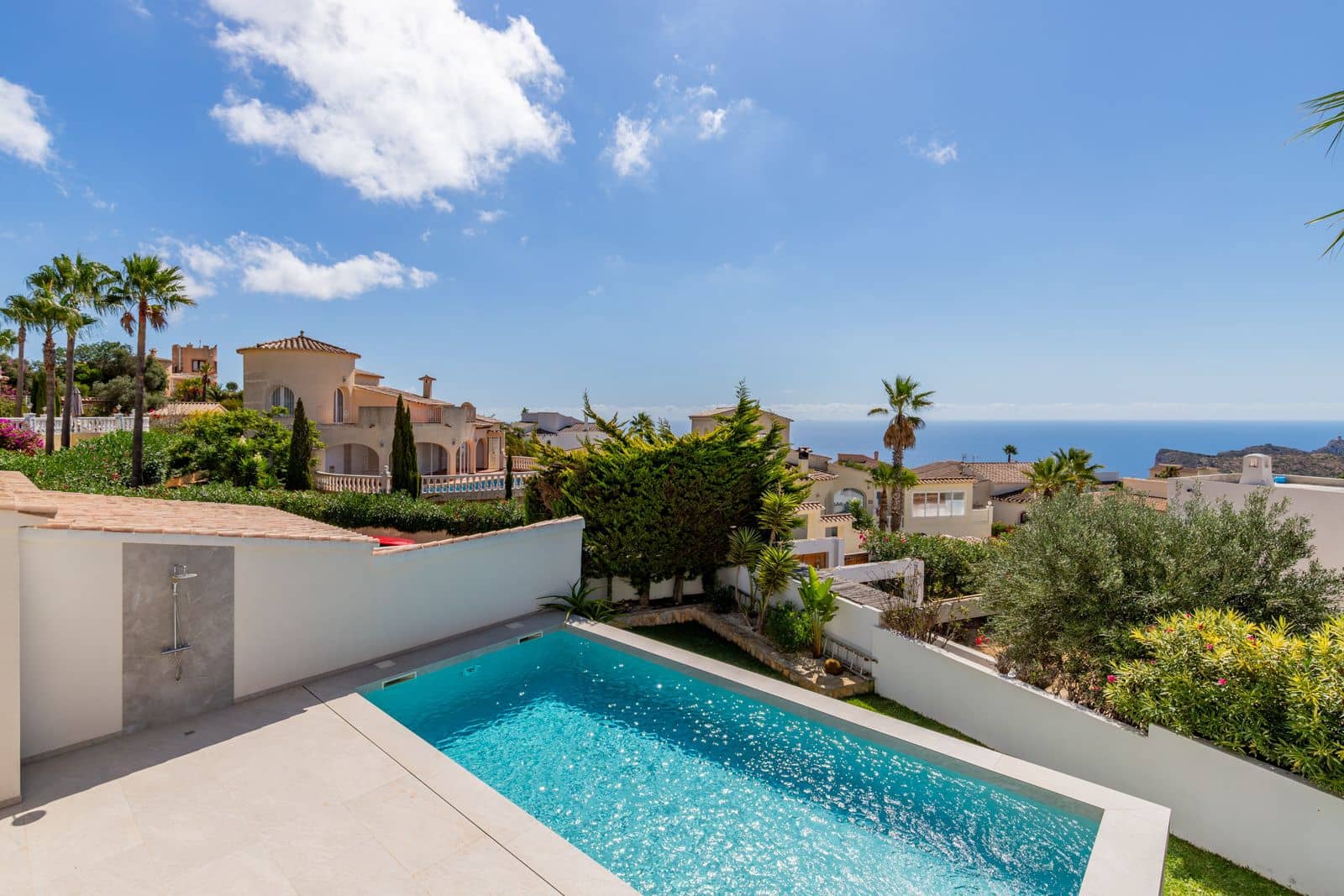 5 bedroom Villa for sale in Cumbre del Sol with pool garage - € 1,680,000 (Ref: 9256411)