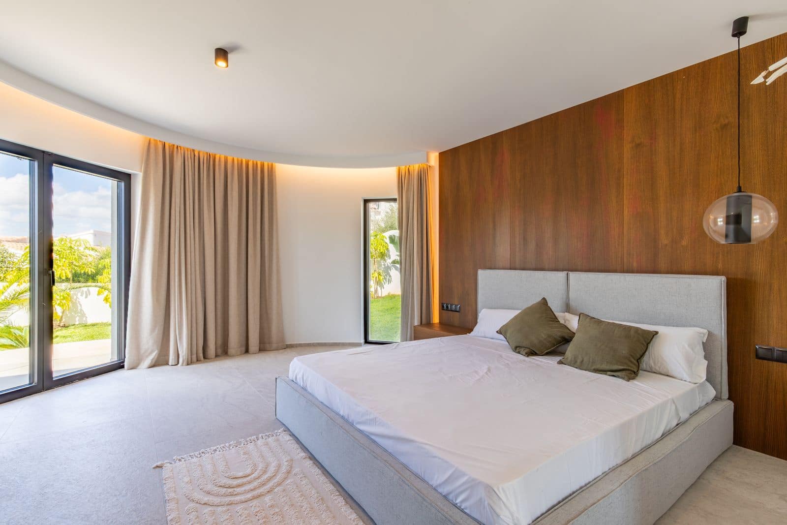 5 bedroom Villa for sale in Cumbre del Sol with pool garage - € 1,680,000 (Ref: 9256411)