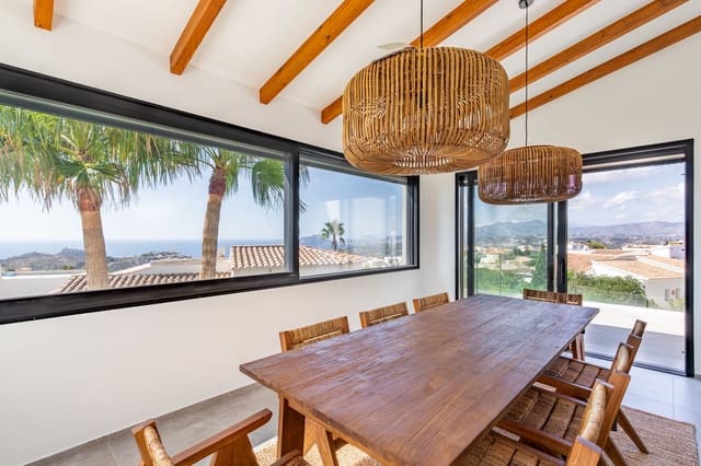 5 bedroom Villa for sale in Moraira, Teulada-Moraira with pool garage - € 1,680,000 (Ref: 9256411)