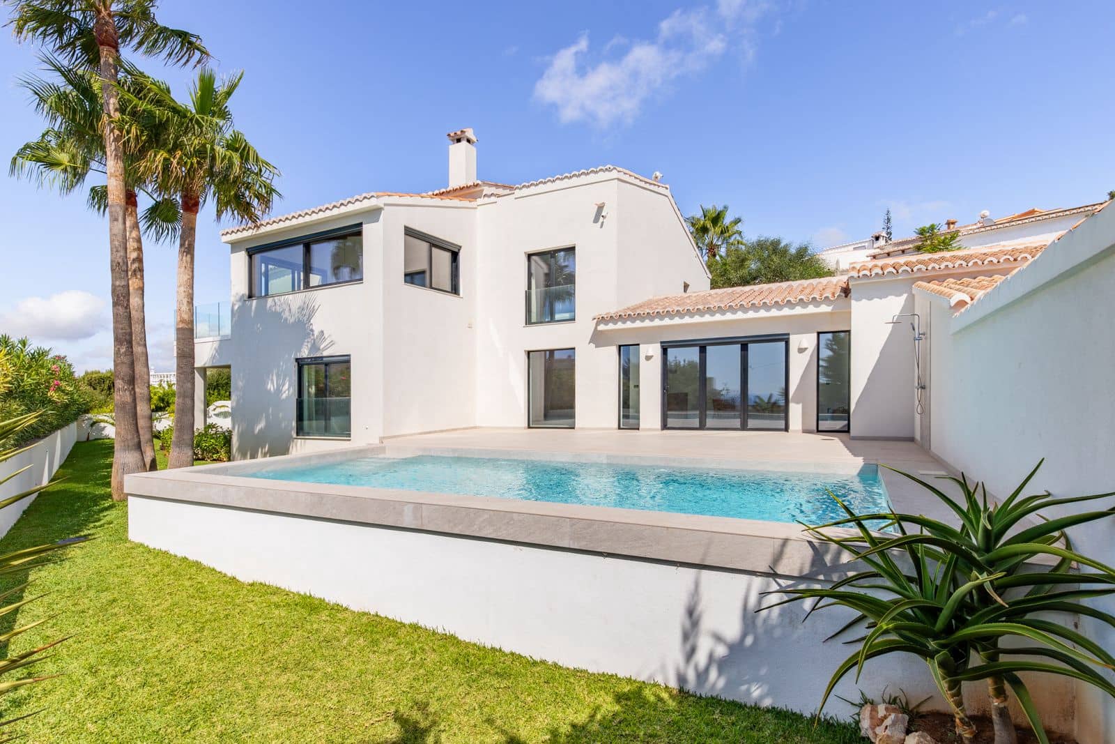 5 bedroom Villa for sale in Moraira with pool garage - € 1,680,000 (Ref: 9256411)