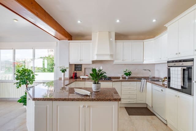 Chalet de 3 habitaciones en Moraira, Teulada-Moraira en venta con piscina garaje - 850.000 € (Ref: 9294084)